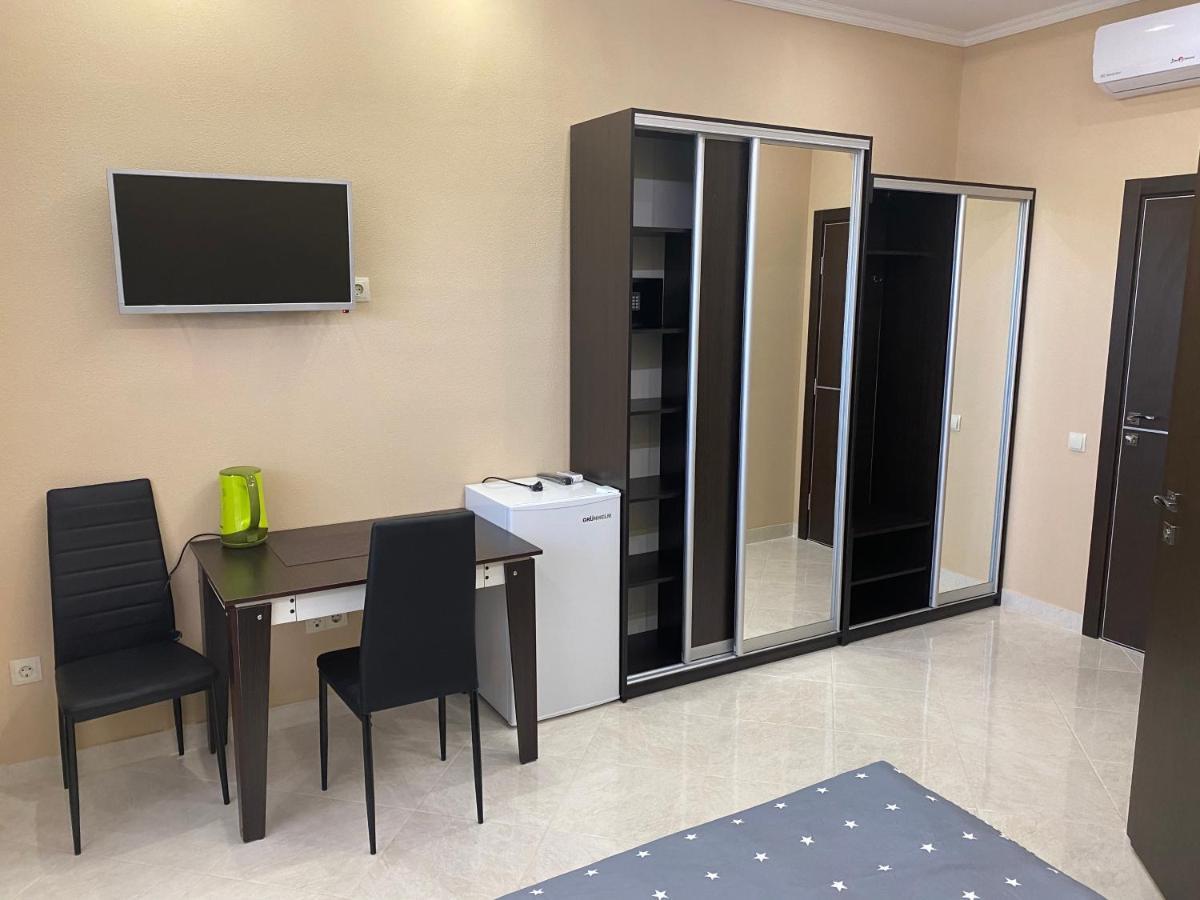 Міні-Готель "Кімната Комфорт" Odessa Exteriör bild